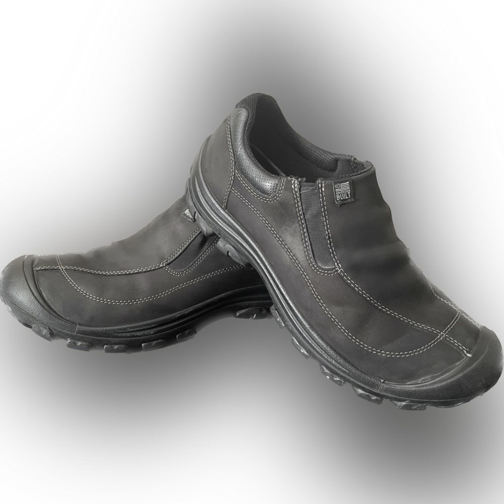 Men’s Keen slide on shoes, gently used.